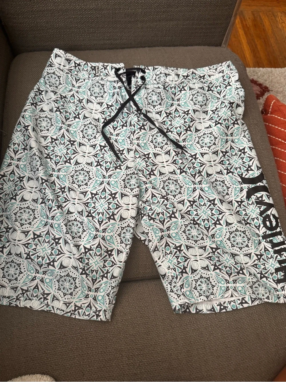 Hurley Men's Printed Swim Trunks - White, Black & Mint